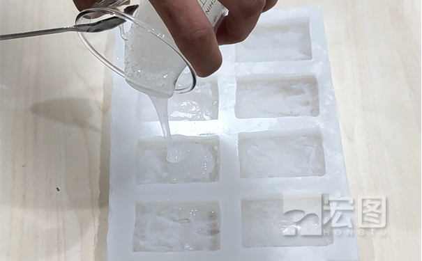 硅膠模具能倒液體硅膠嗎？